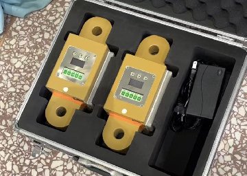 内悬浮抱杆监测系统